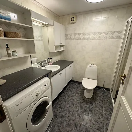 Cozy And Centrally Located *